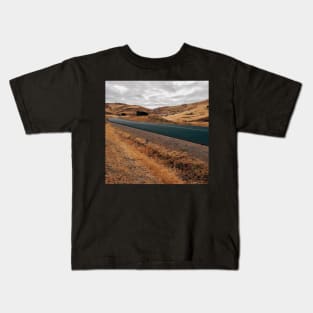 Road Through Barren Countryside Kids T-Shirt